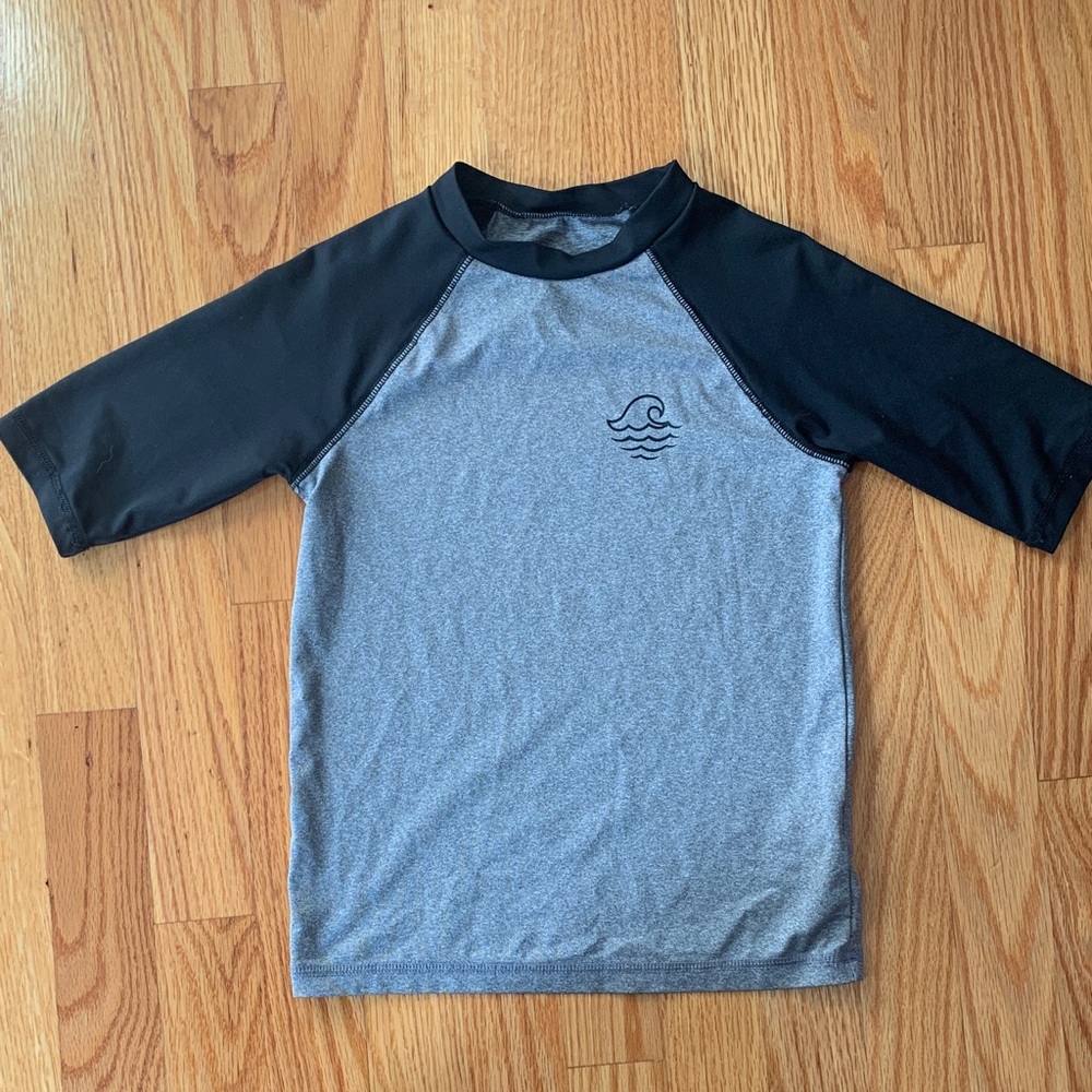 Art Class Rash Guard - size Small (6-7)